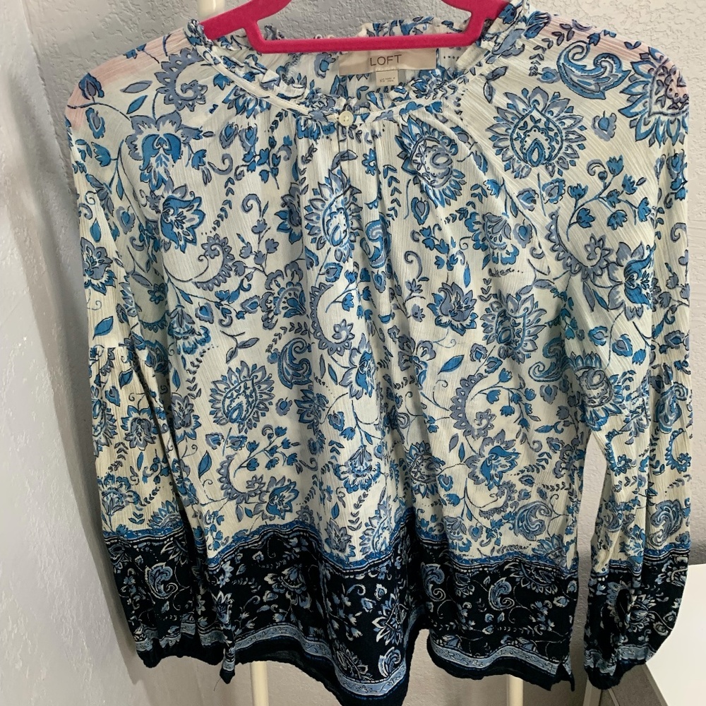 Ann Taylor LOFT Women’s Floral Long-Sleeve White and Blue Design Cotton Blend, S